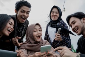 Pembahasan mengenai beberapa cara gen Z Indonesia membentuk dunia melalui teknologi yang bisa kalian simak.