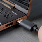 Artikel ini membahas mengenai beberapa cara menjaga baterai laptop Anda dengan tepat agar laptop awet dan tahan lama.