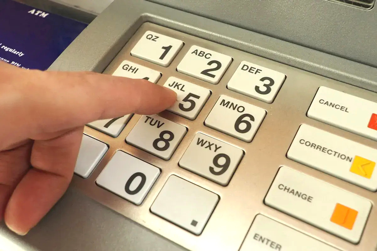 Artikel ini membahas mengenai beberapa tips dan cara membuat PIN baik untuk ATM maupun keperluan lain dengan yang kuat dan aman.