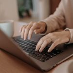 Artikel kali ini membahas mengenai beberapa tips sukses menulis tesis dengan memanfaatkan teknologi sebaik mungkin.