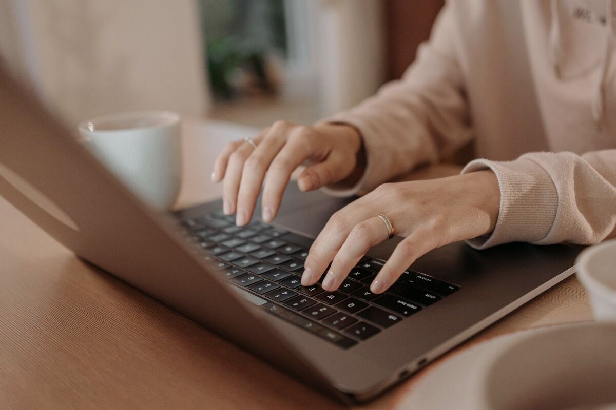 Artikel kali ini membahas mengenai beberapa tips sukses menulis tesis dengan memanfaatkan teknologi sebaik mungkin.