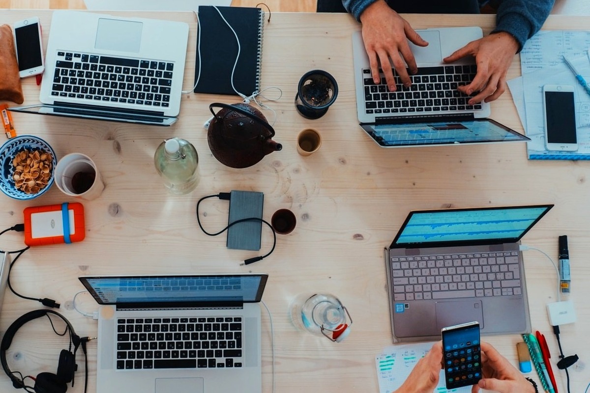 Artikel kali ini membahas mengenai teknologi membentuk gen Z yang sangat bermanfaat untuk mengutamakan digital.