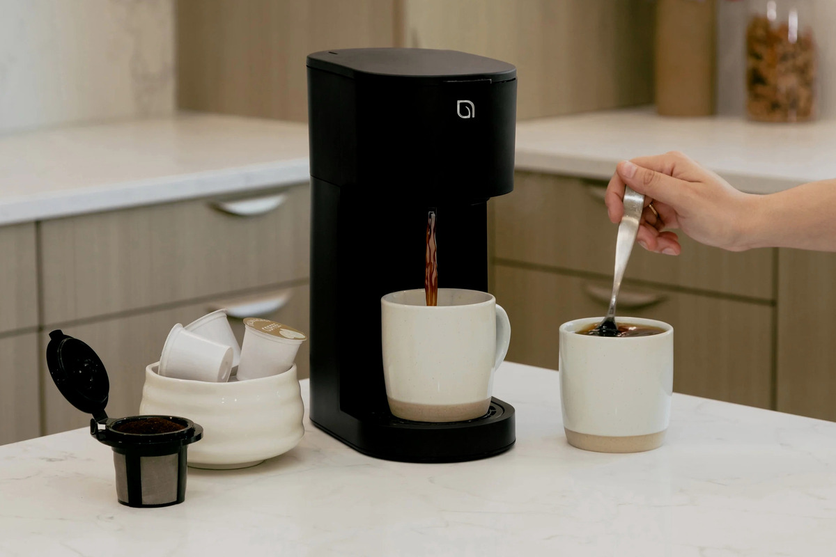 Artikel kali ini membahas mengenai beberapa kecanggihan dari teknologi pembuatan kopi yang semakin banyak digunakan di era modern ini.