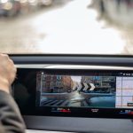 Artikel ini membahas mengenai beberapa teknologi mobil mewah paling mengesankan yang tidak ada di mobil biasa dan membuatnya spesial.