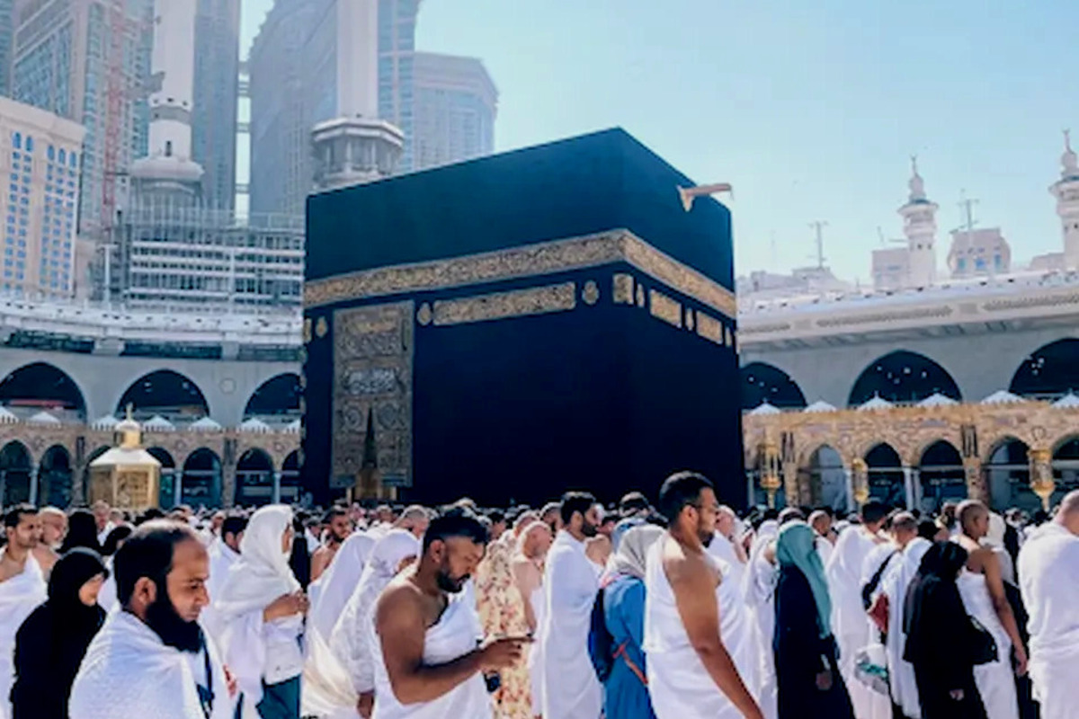 Artikel kali ini membahas mengenai beberapa inovasi teknologi dalam ibadah Haji yang luar biasa dan menarik untuk dipahami.