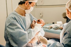 Artikel kali ini membahas mengenai beberapa keunggulan teknologi ERACS untuk para ibu yang melahirkan dengan operasi caesar.