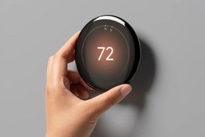 Artikel kali ini membahas mengenai beberapa rekomendasi teknologi rumah pintar yang keren untuk memiliki kehidupan modern.