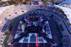 Artikel kali ini membahas mengenai teknologi konser panggung 360 derajat yang harus ada untuk mendukung berjalannya konser dengan baik.