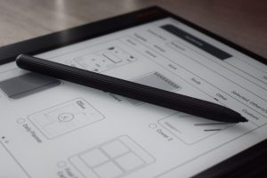 Artikel kali ini membahas mengenai beberapa cara dan juga tips memilih pena stylus atau stylus pen universal untuk tablet Anda.