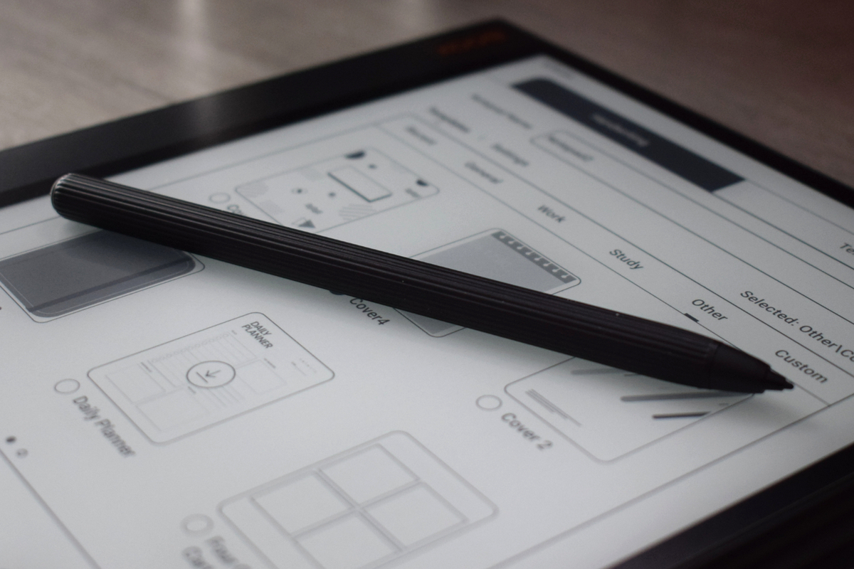 Artikel kali ini membahas mengenai beberapa cara dan juga tips memilih pena stylus atau stylus pen universal untuk tablet Anda.